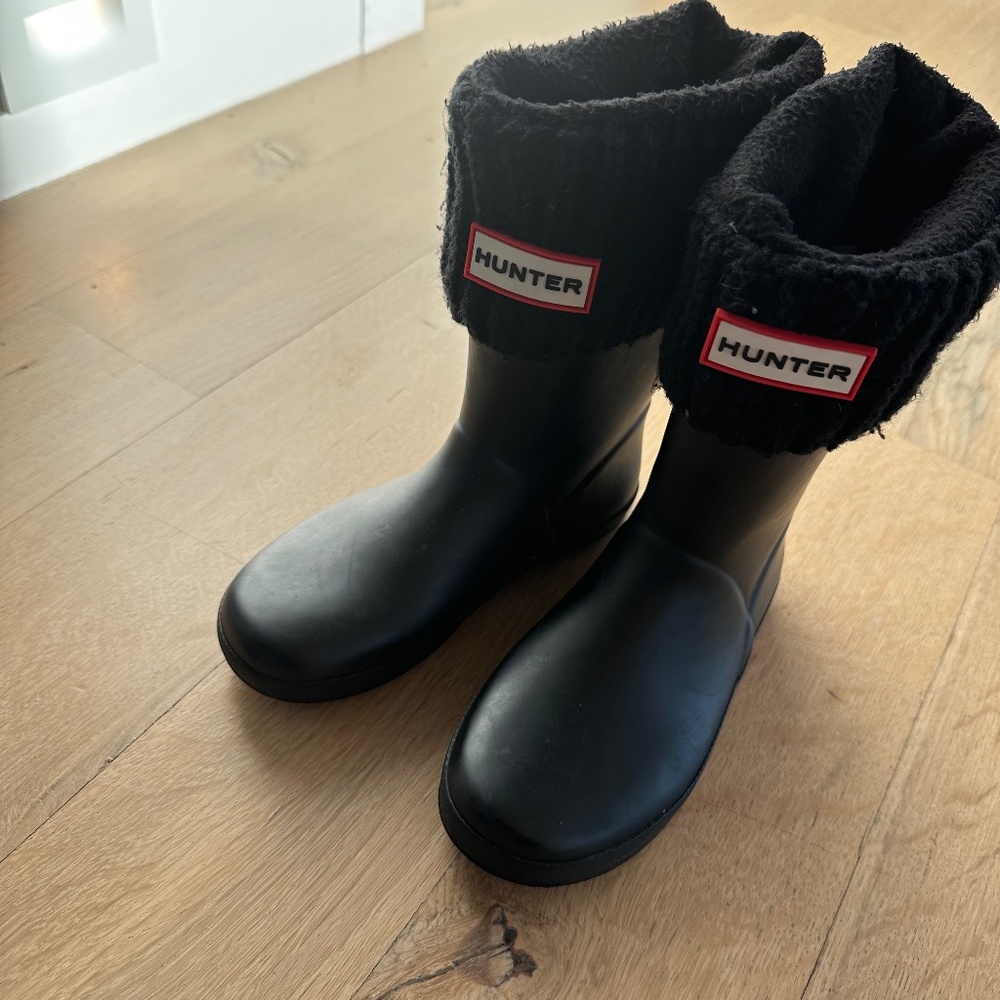 Hunter rain and snow  boots kids size 1 black